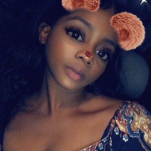 Meet your Posher, Valerie